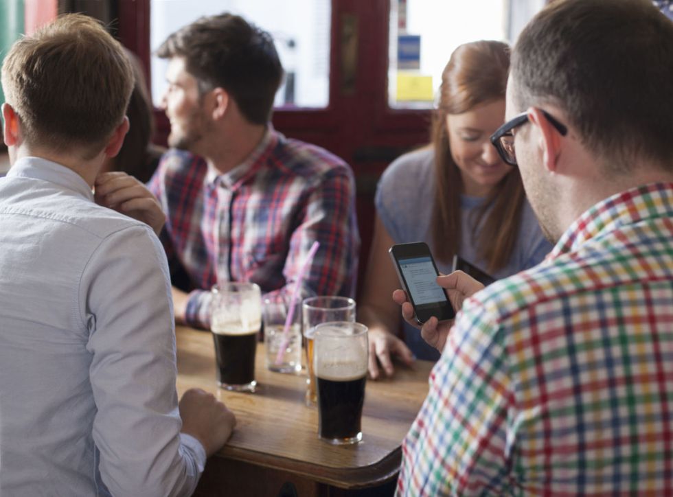 brouilleur au bar